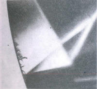 Cleavage cracks along the girdle (40 x) 